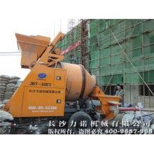 改變新農村施工方式，管式泵送機
